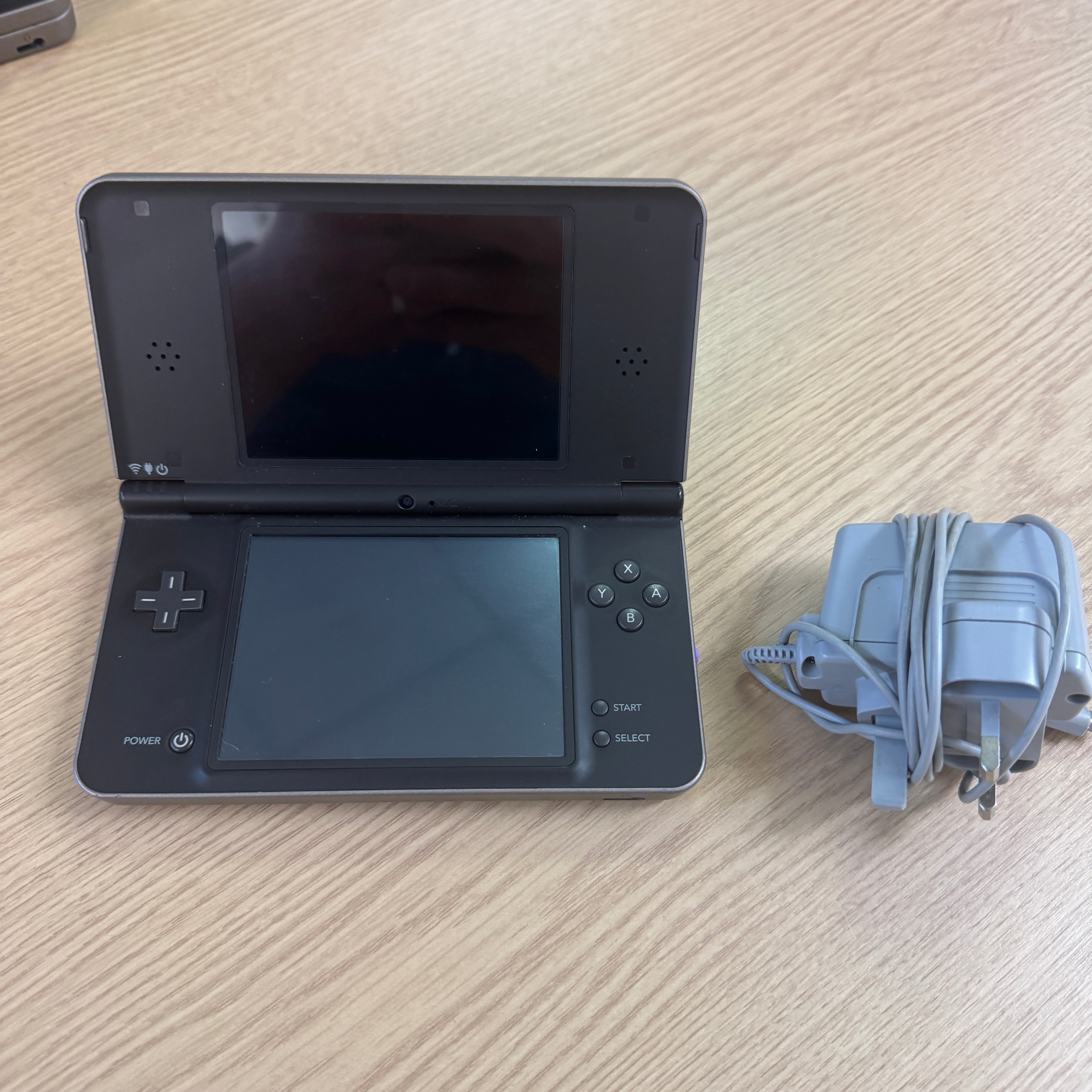 Nintendo DSi XL Bronze/brown handheld