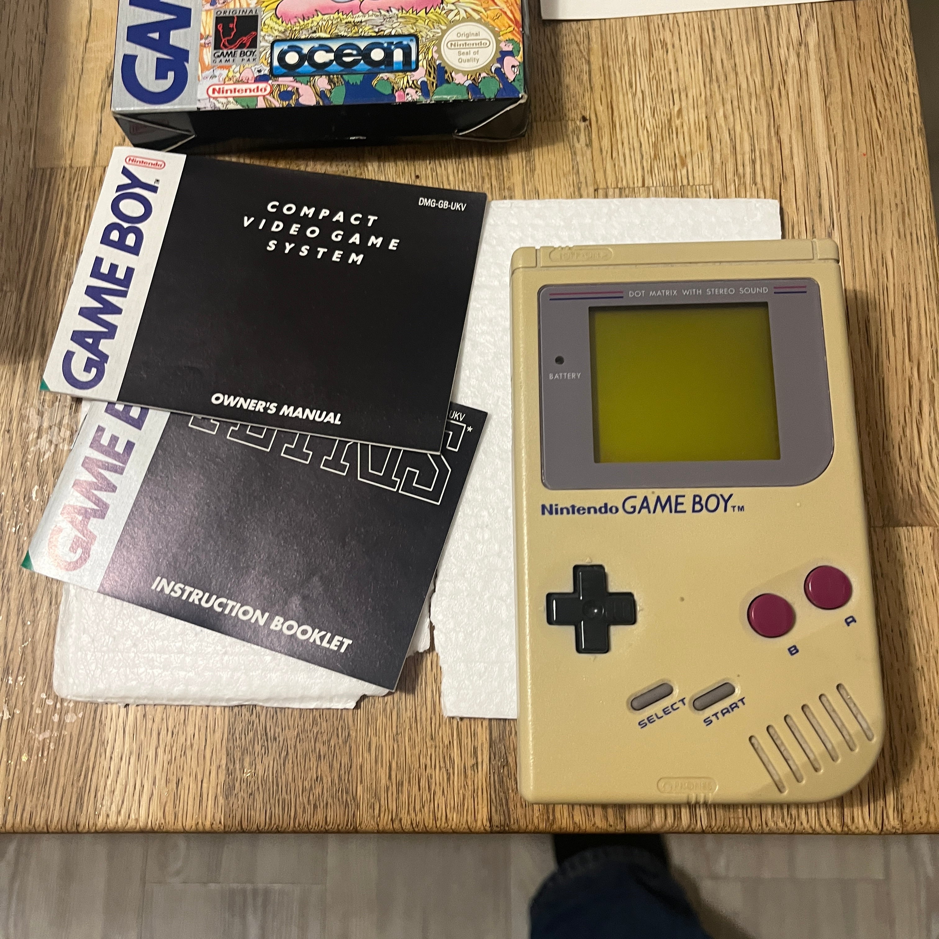 Game boy console dmg-01 boxed