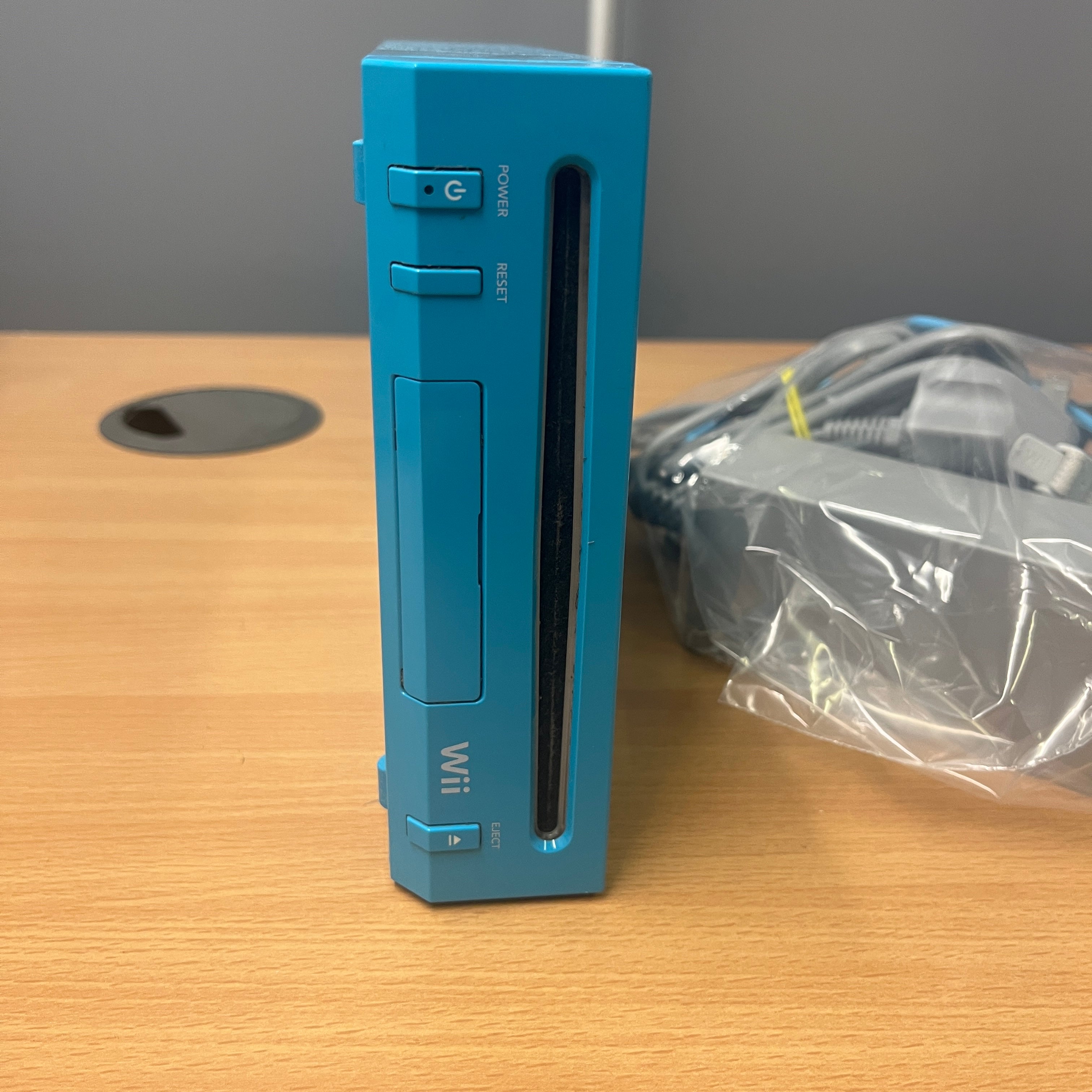 Nintendo Wii Console Blue v2: London 2012 edition