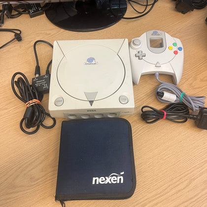 Sega dreamcast console bundle