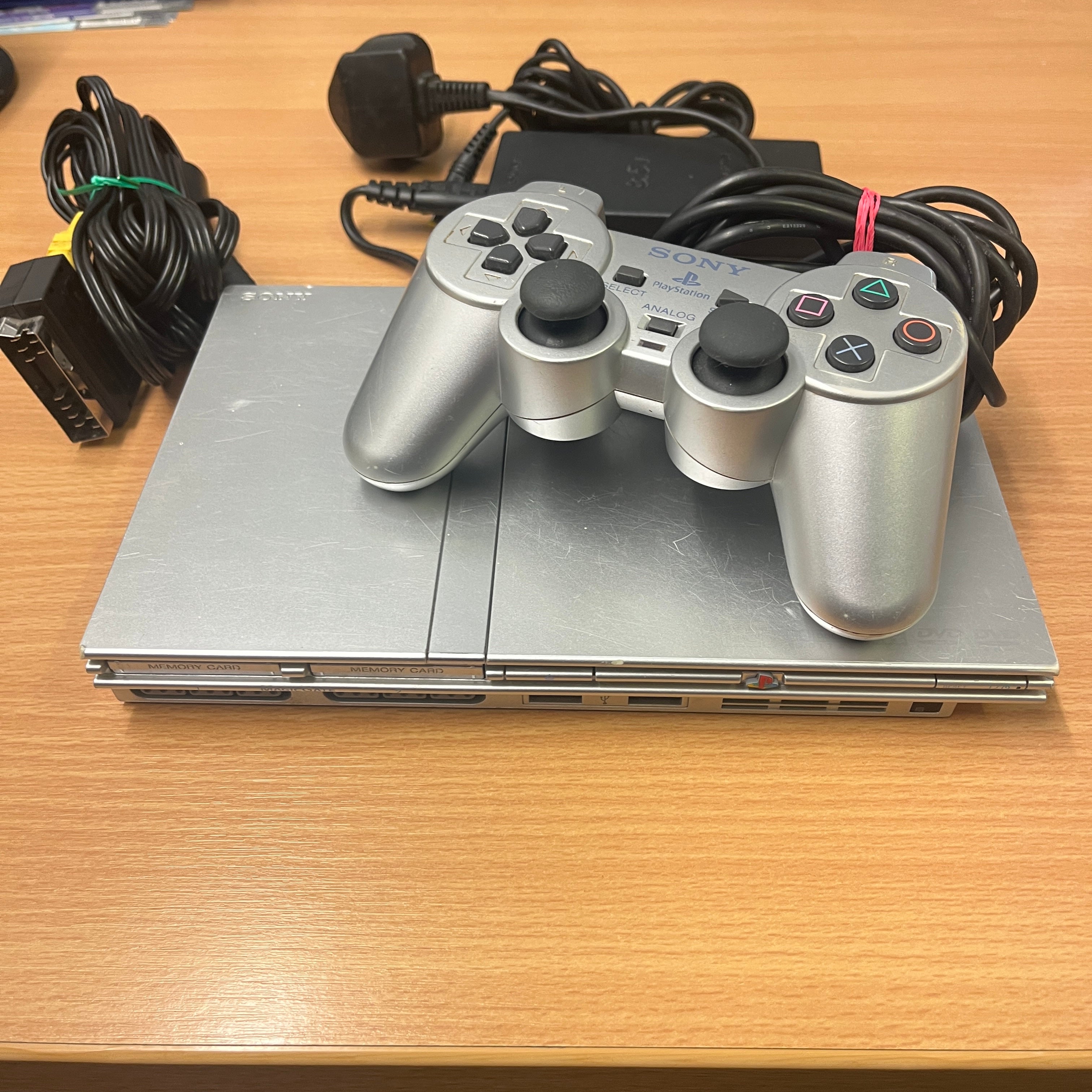 Sony PlayStation 2 シルバー Sony PlayStation 2 slim console 59.99 8BitBeyond – retro game