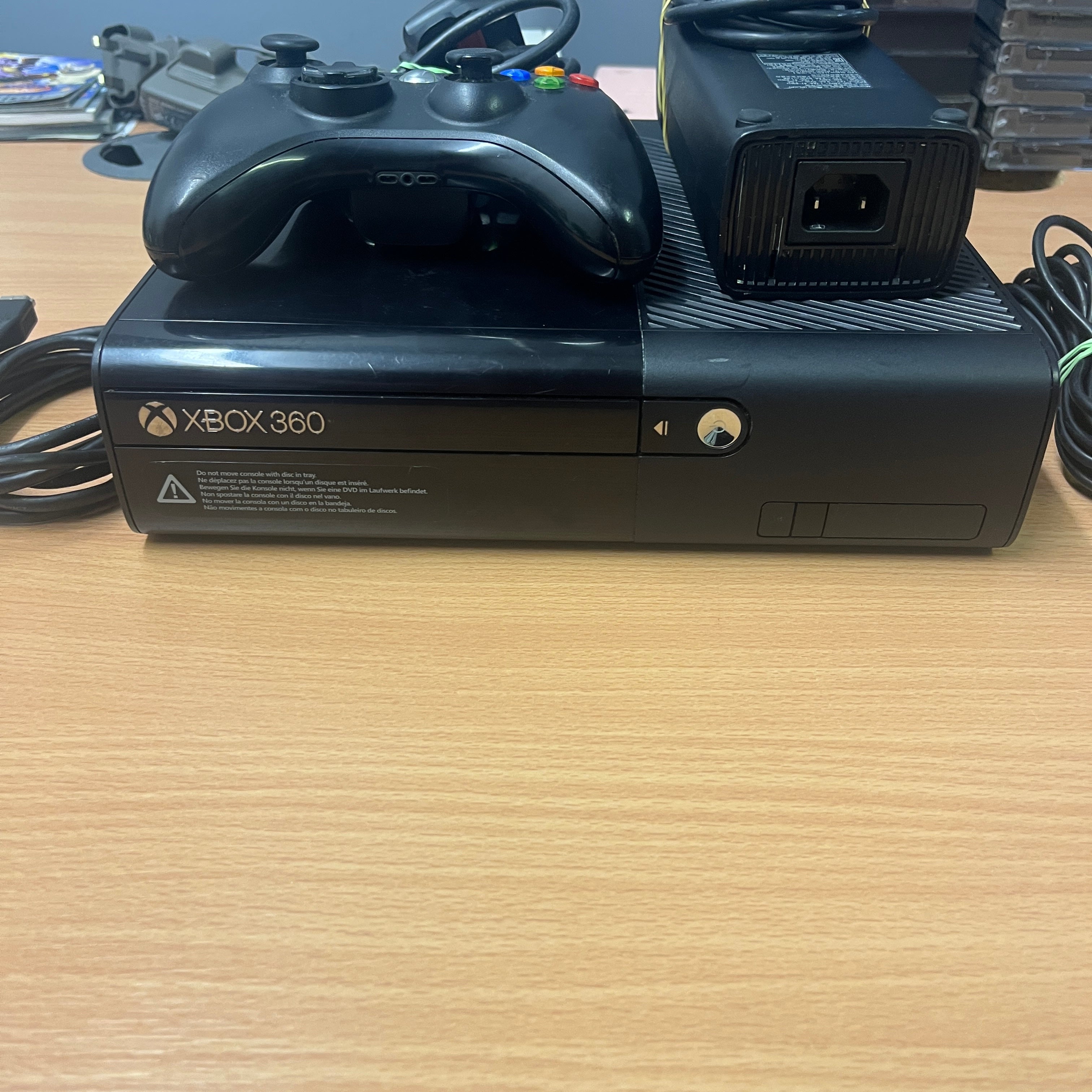 Xbox 360 e 250gb console