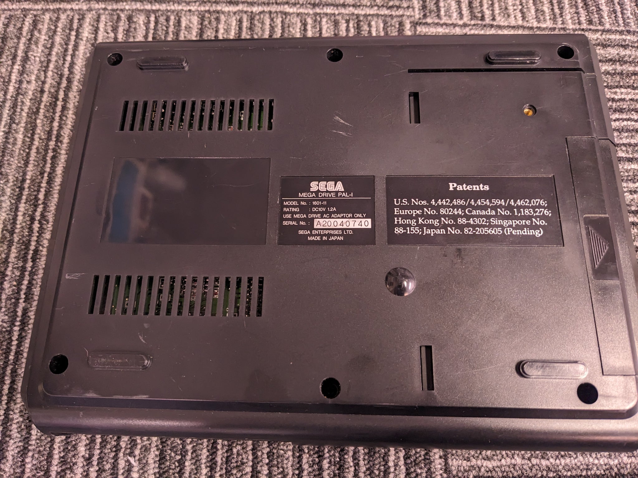 Sega Mega Drive Console Original Model 1 Asian PAL bundle with Games