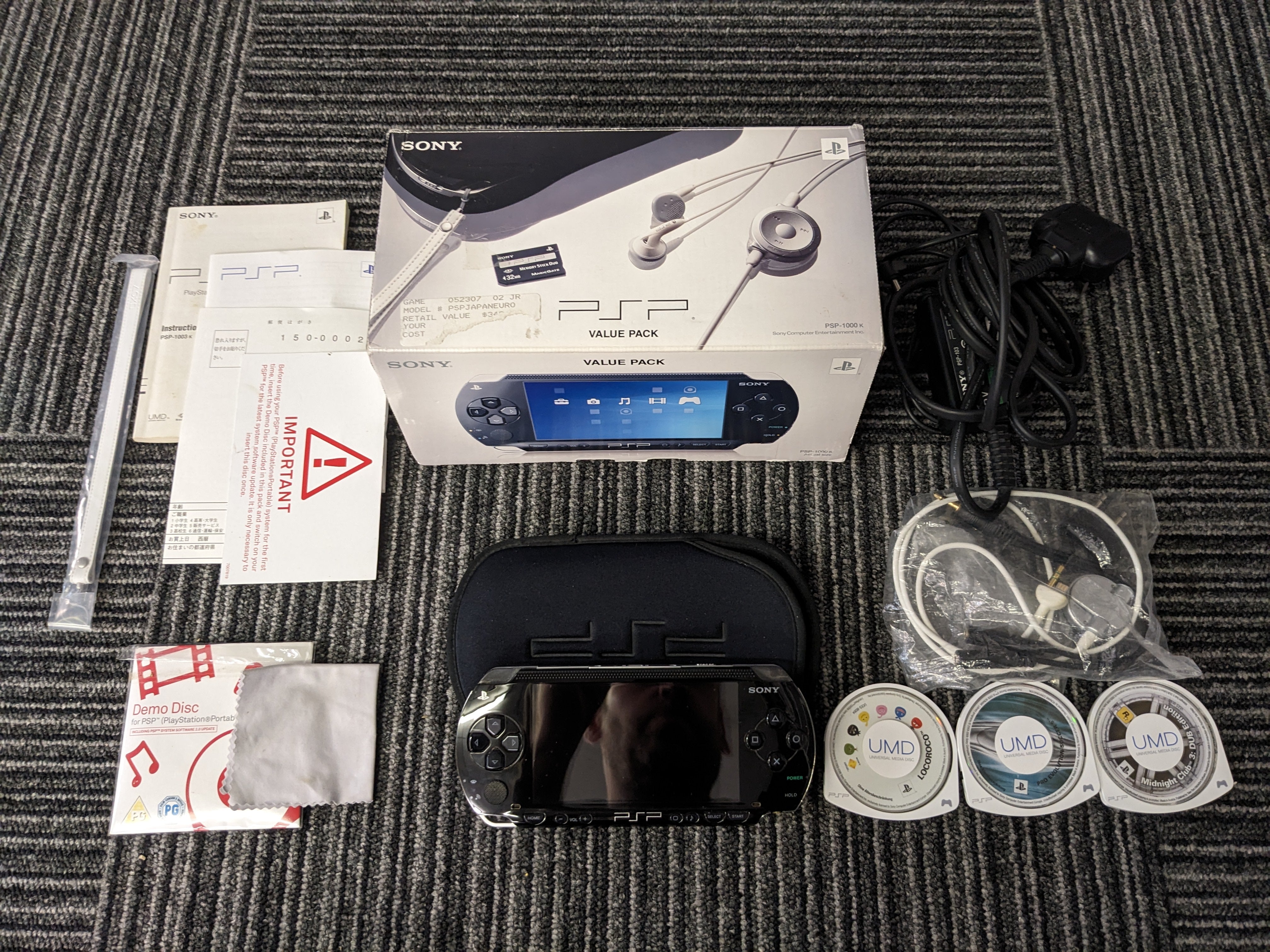 Sony PlayStation Portable PSP 1000 Console Value Pack boxed