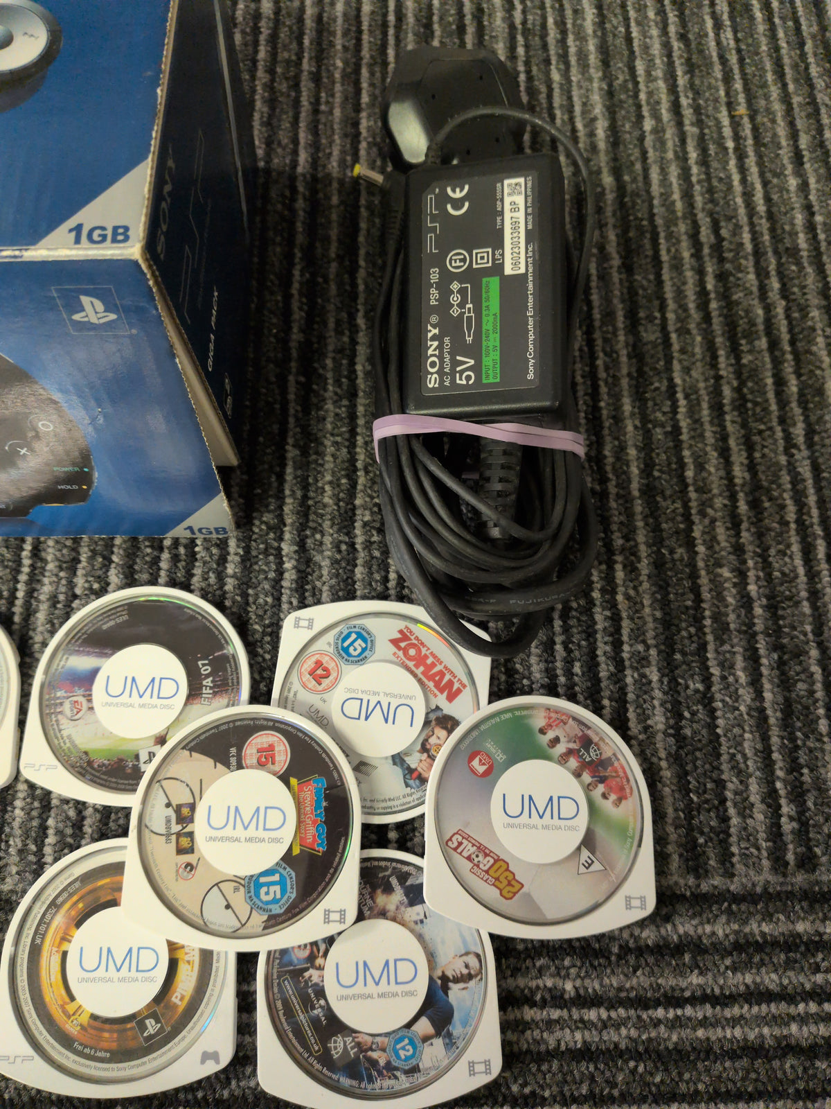 Sony PlayStation Portable PSP 1003 Giga Pack Console Boxed Bundle with games