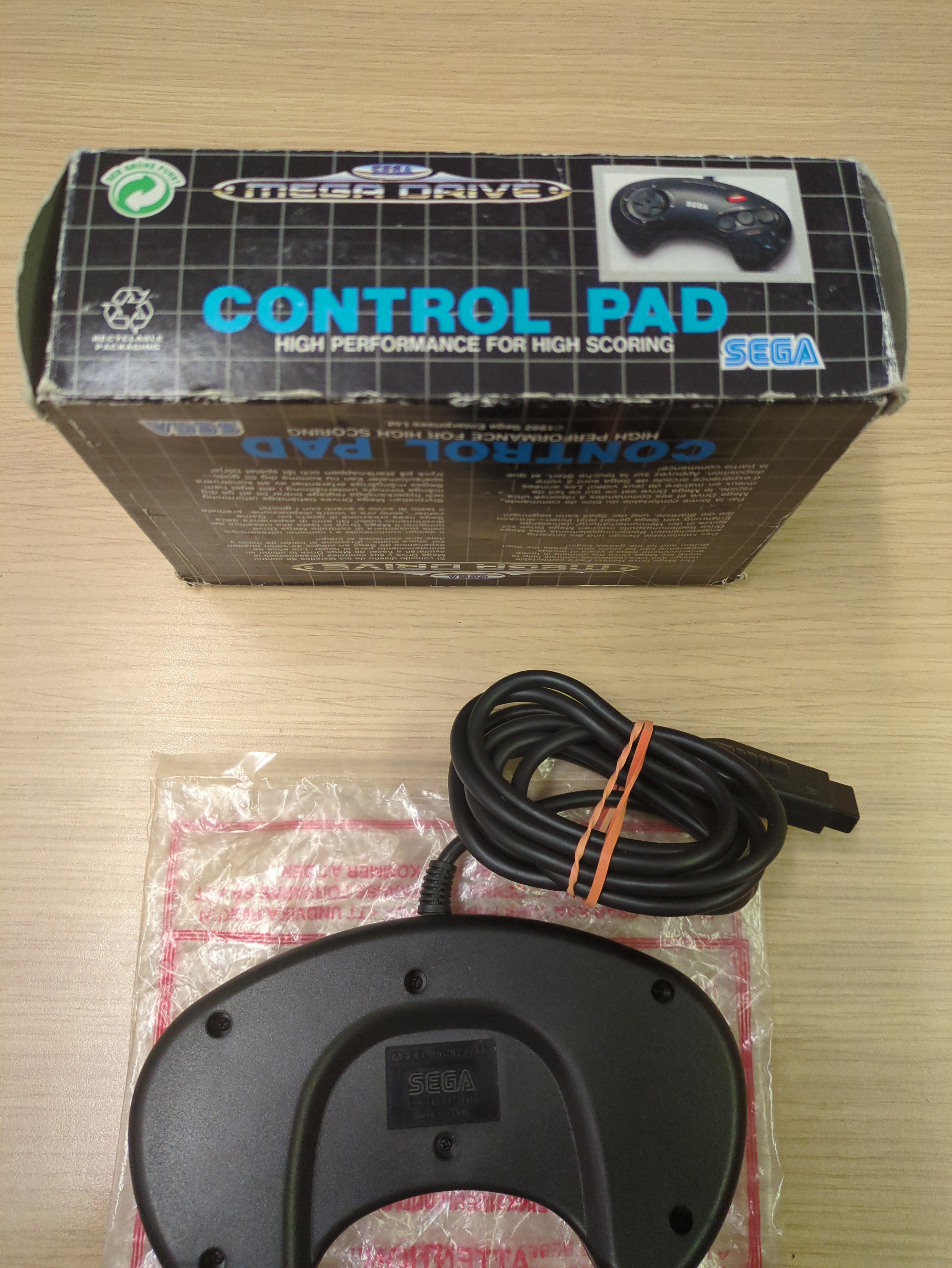 Sega Mega Drive 3-Button Control Pad Boxed Official