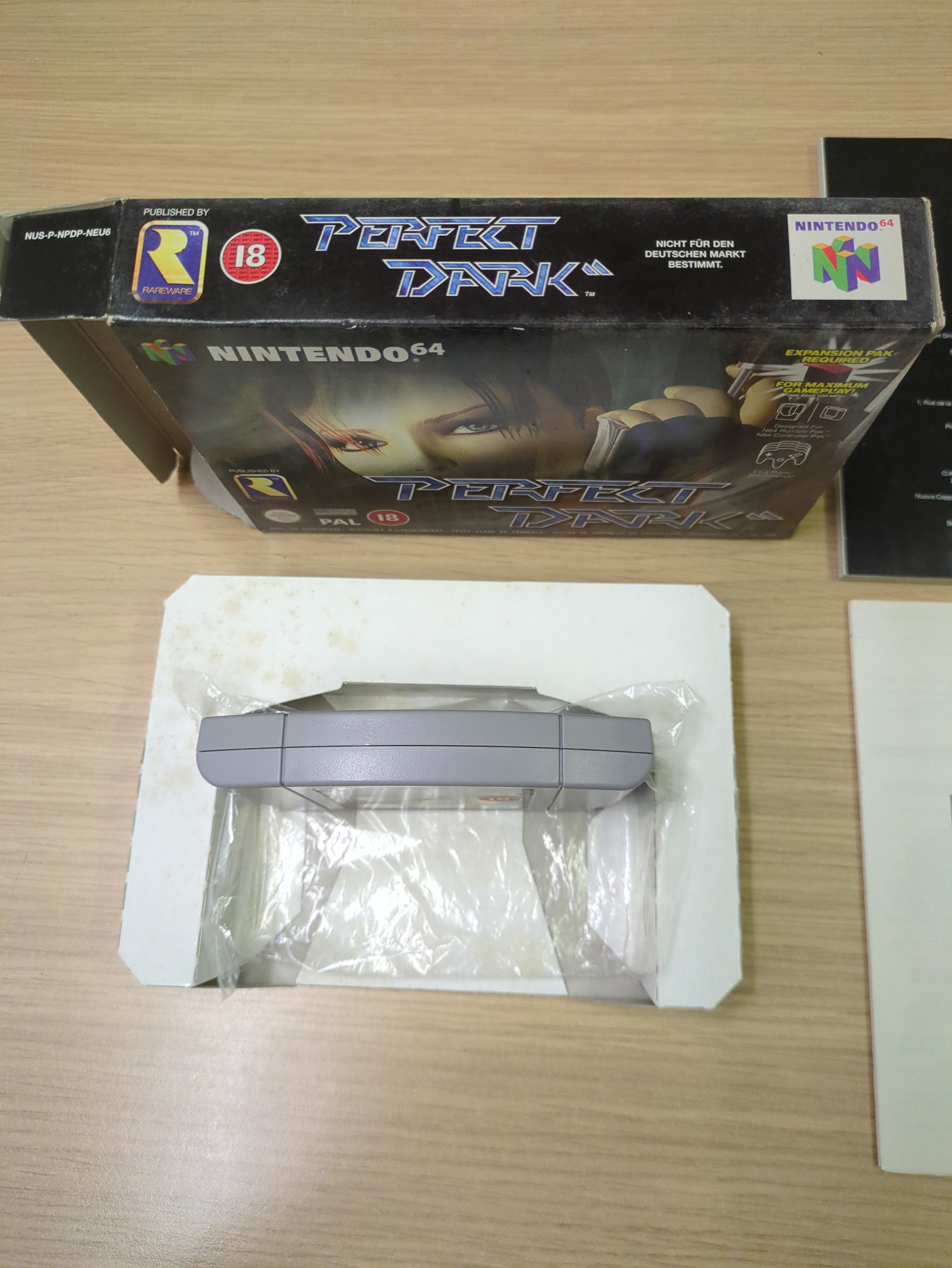 Perfect Dark Nintendo N64 game