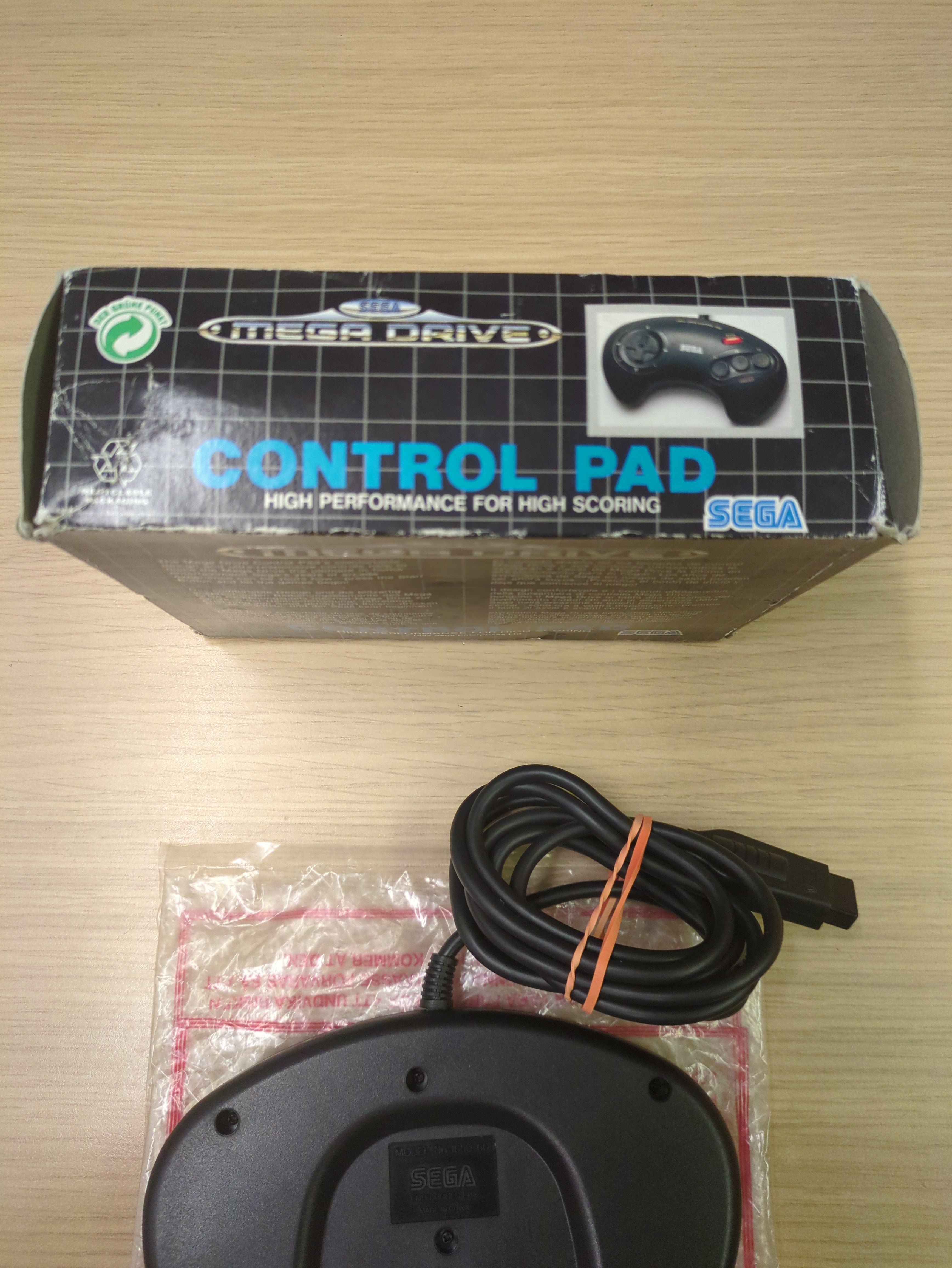 Sega Mega Drive 3-Button Control Pad Boxed Official