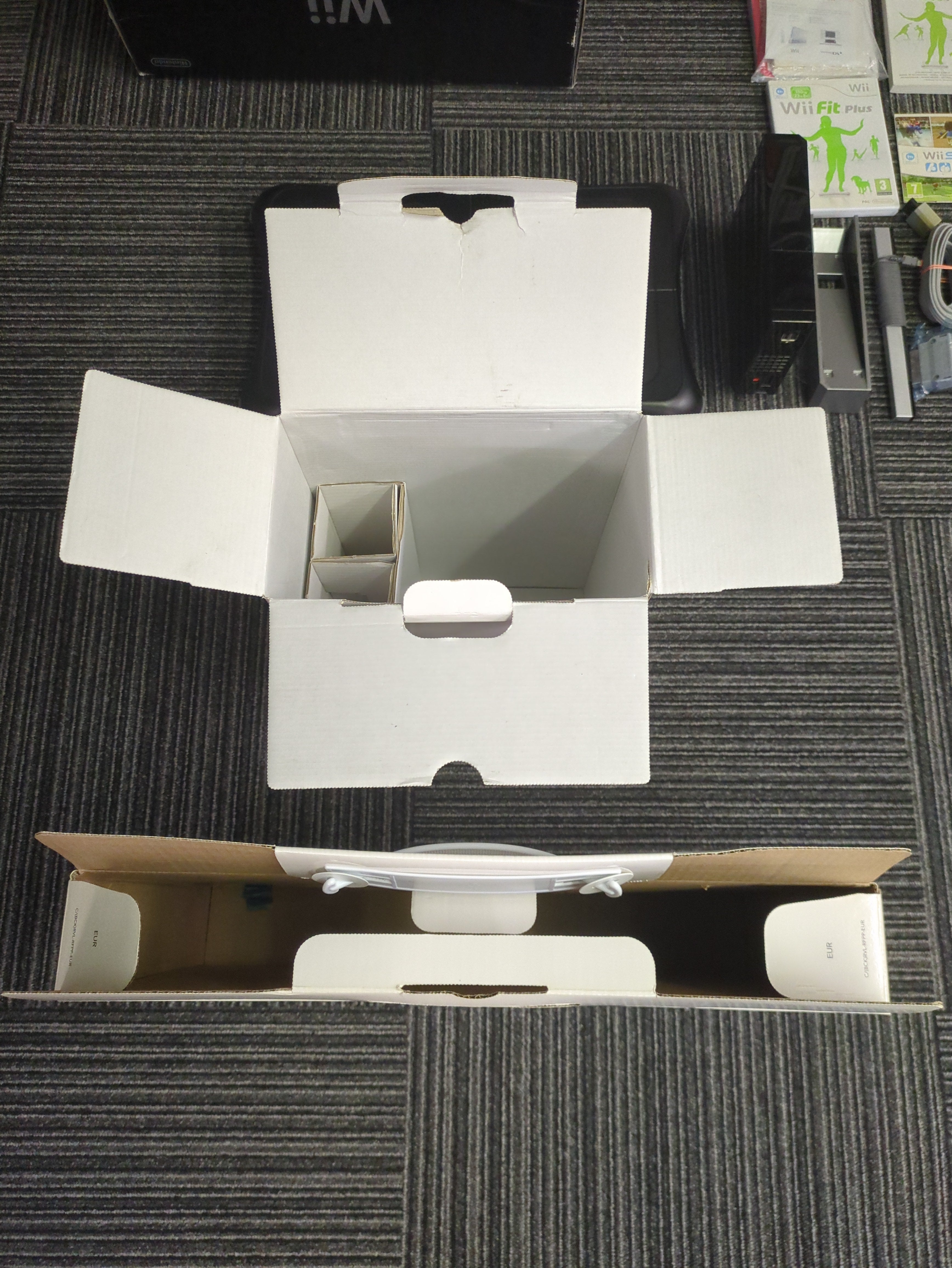 Wii Fit Plus Pack Console Black: Wii Fit Plus + Wii Sports Edition Nintendo Wii
