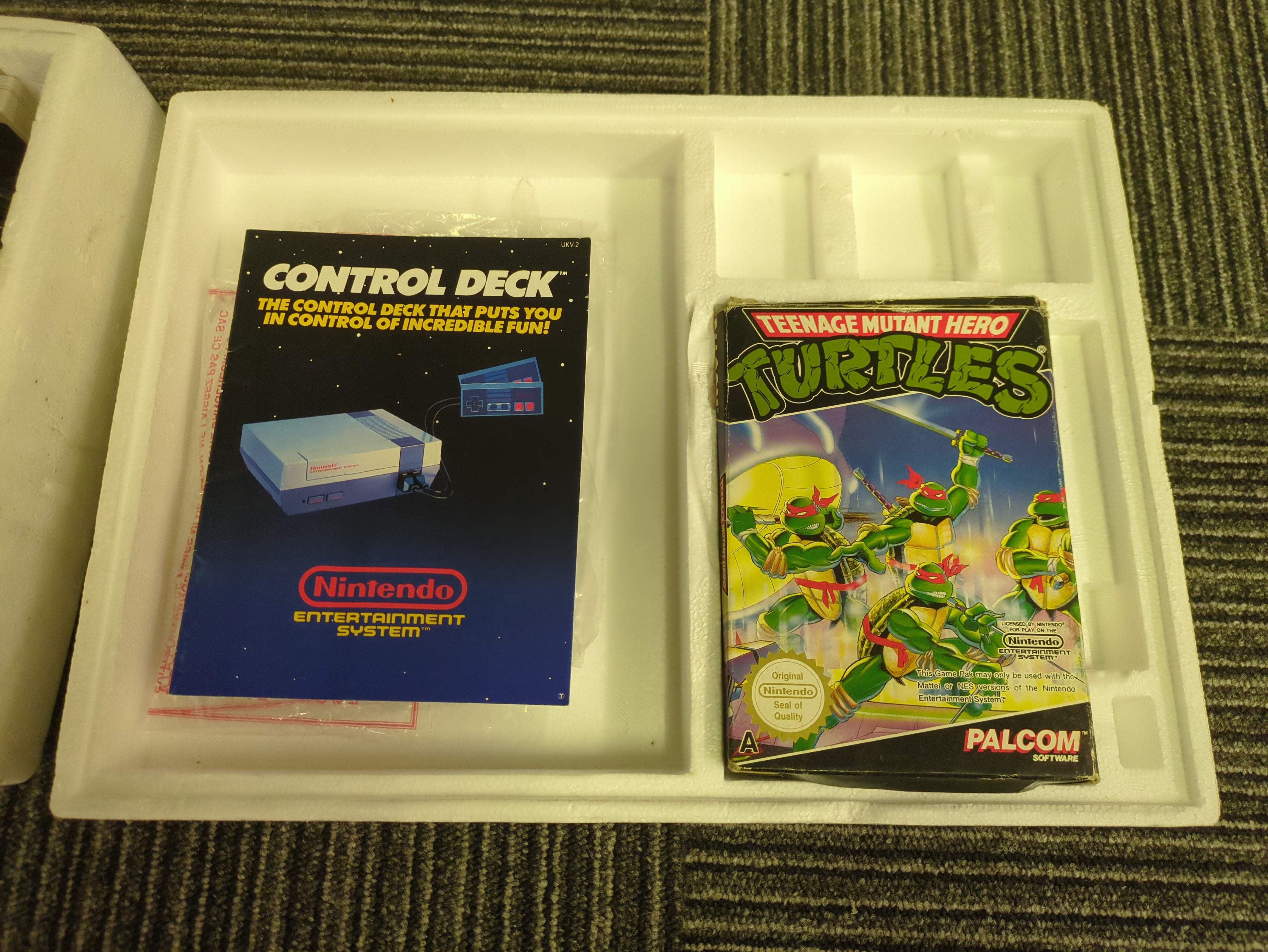 Teenage Mutant Hero Turtles NES Nintendo Entertainment System Boxed Console