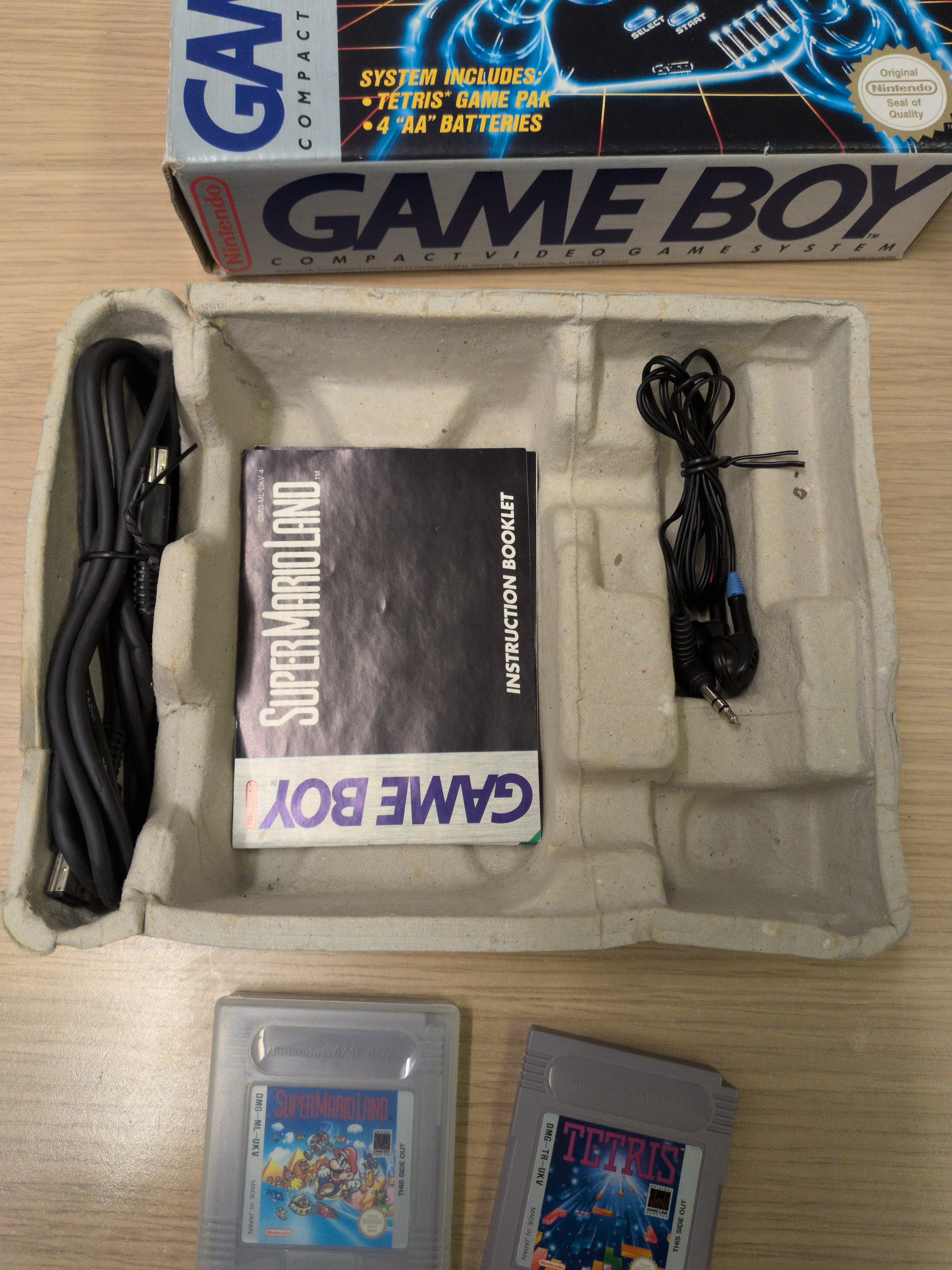 Nintendo Game Boy Handheld Console DMG-01 Super Mario Land Pak boxed