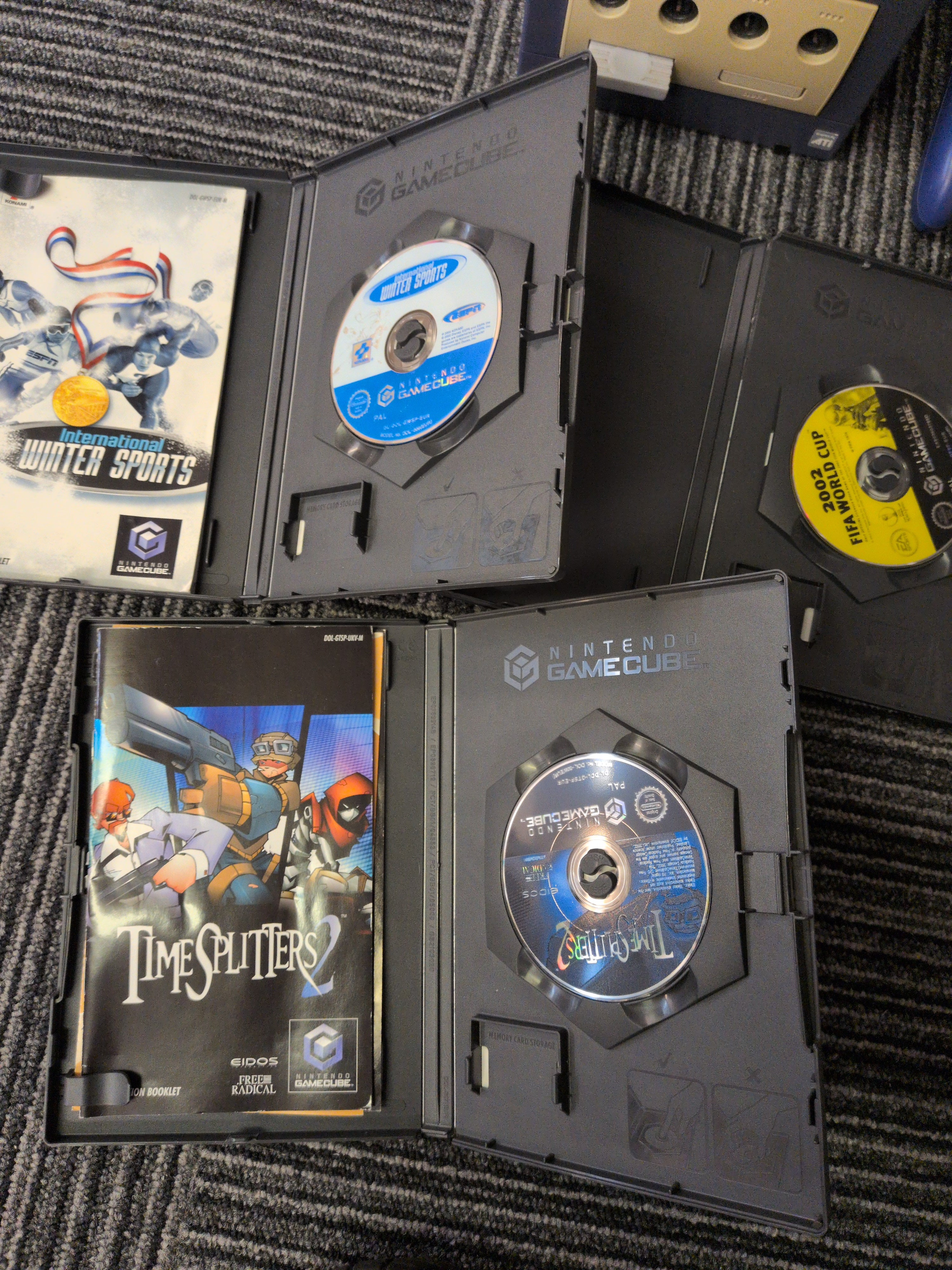 Nintendo GameCube Console Indigo & Games bundle