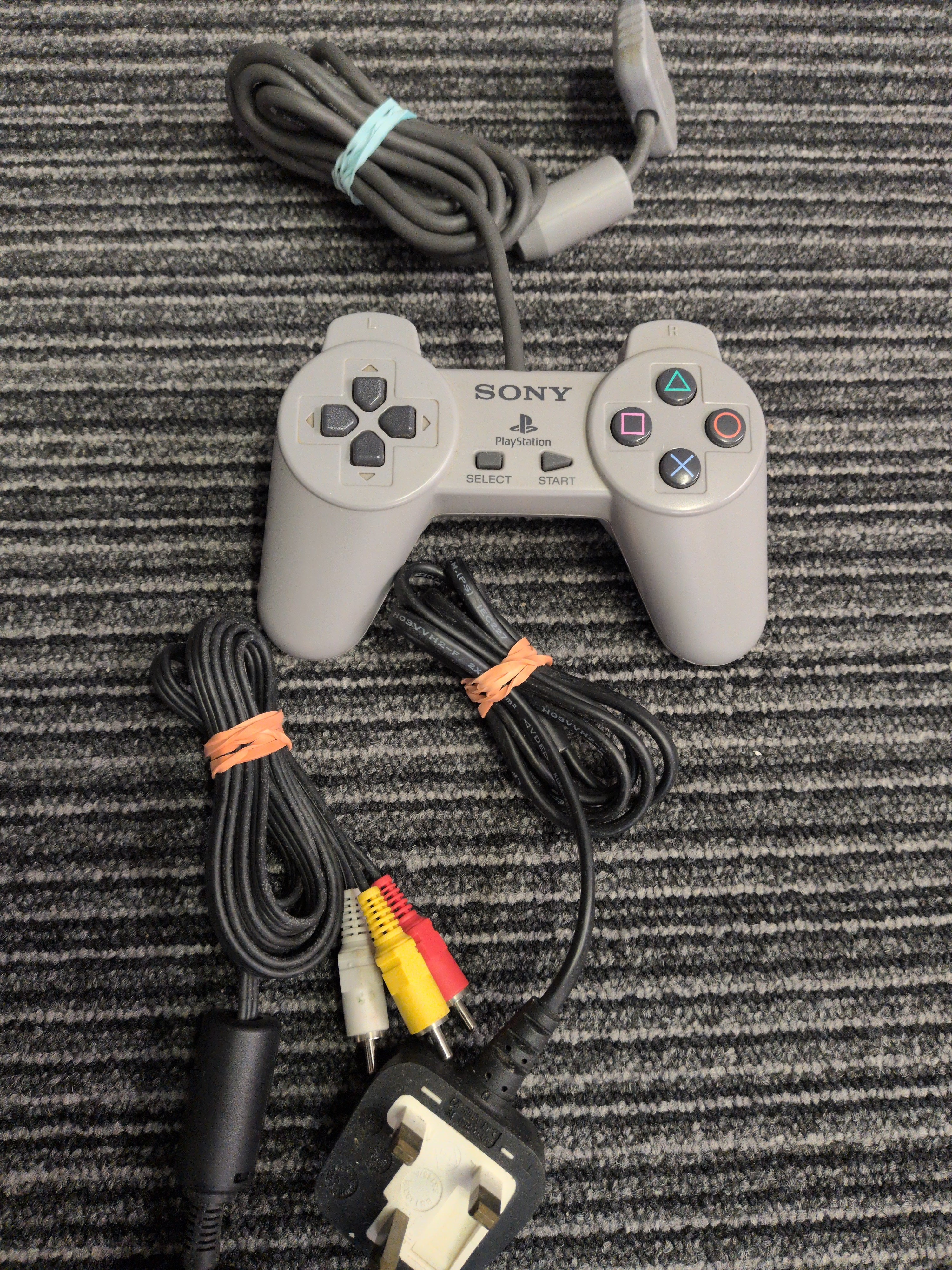 Sony PS1 PlayStation Console & Games Bundle