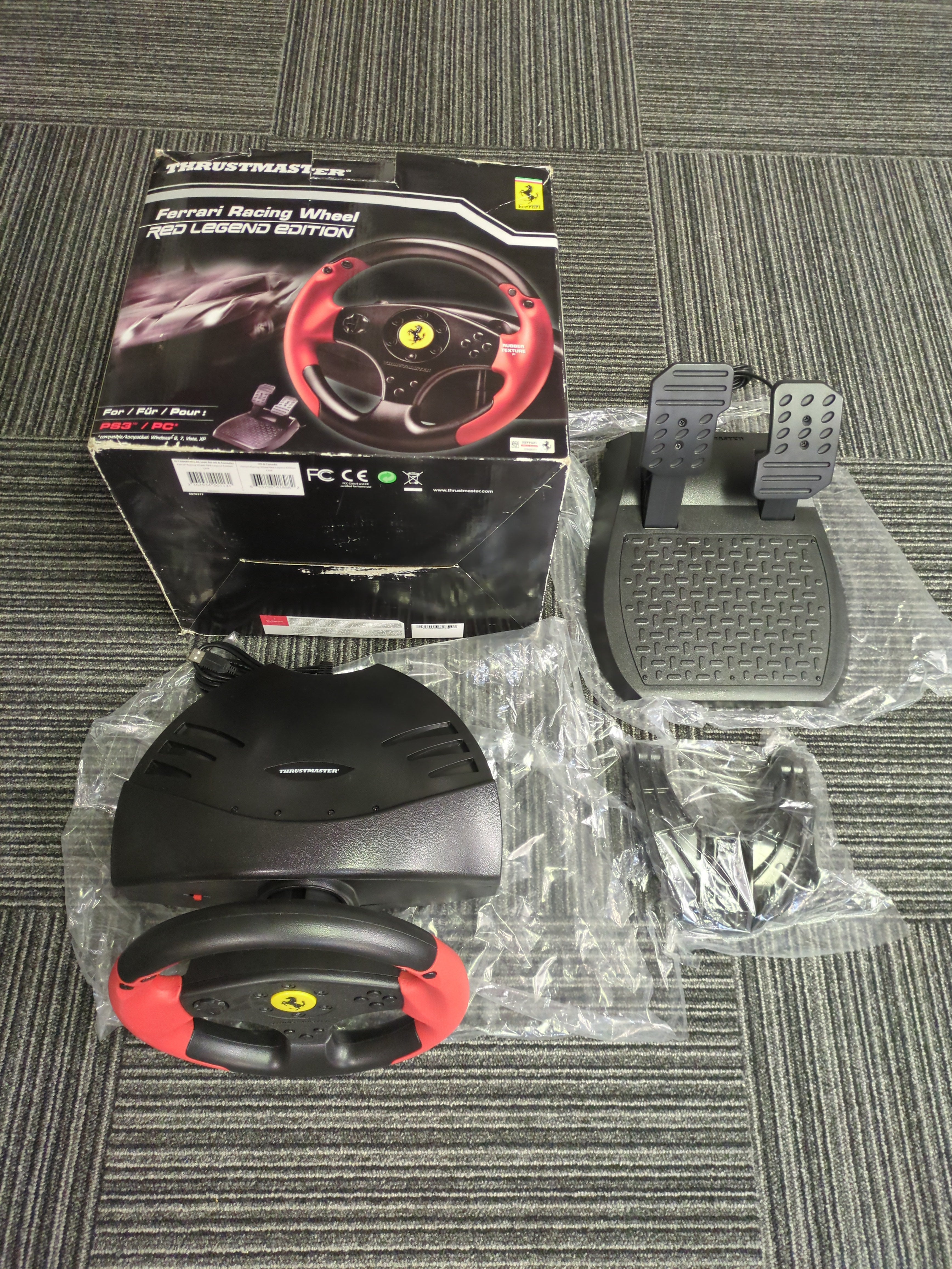Thrustmaster Ferrari Racing Wheel Red Legend Edition for PlayStation PS3 / PC