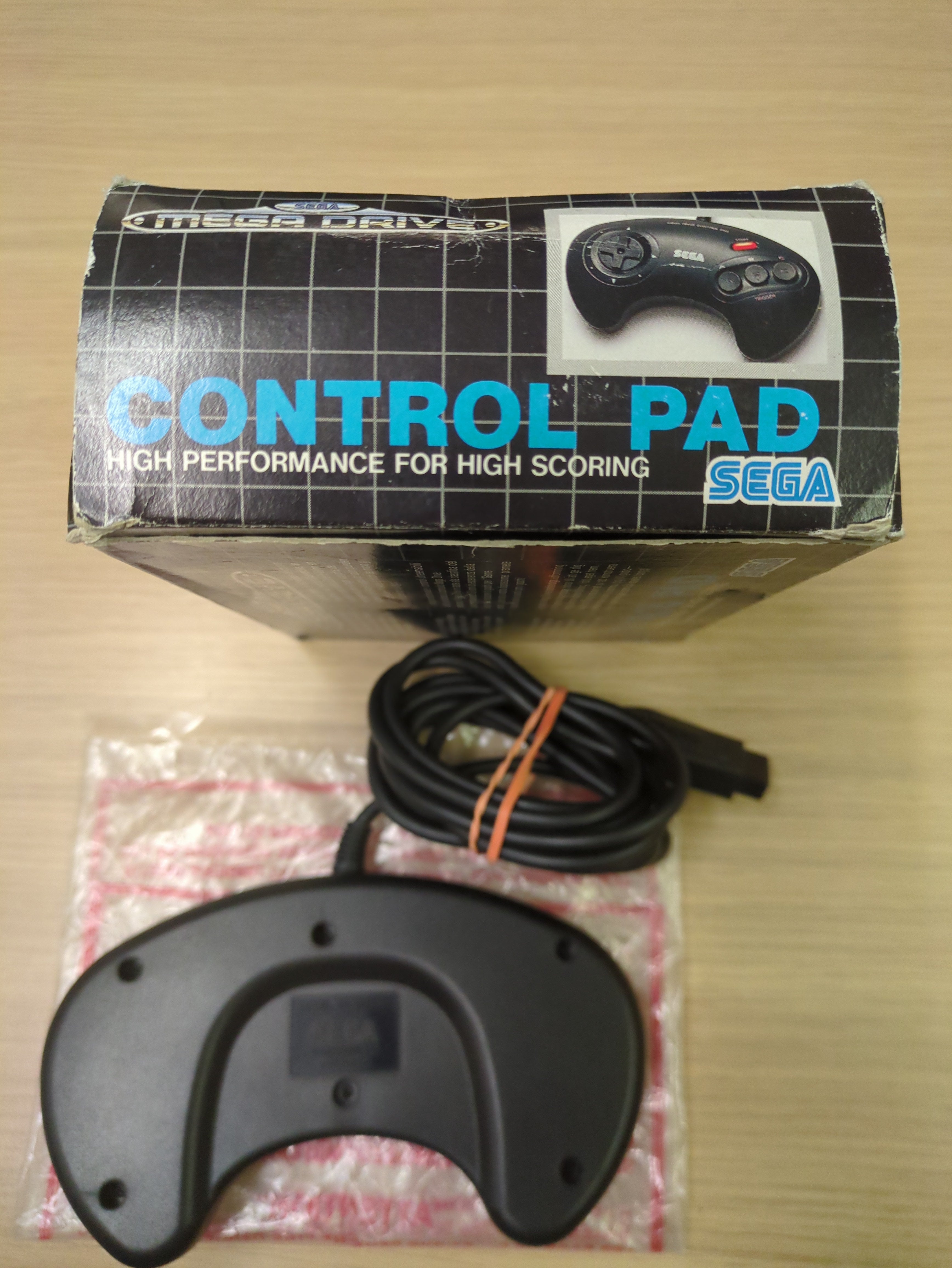 Sega Mega Drive 3-Button Control Pad Boxed Official