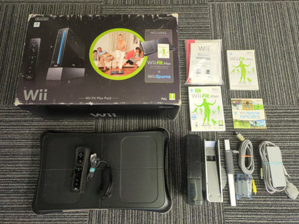 Wii Fit Plus Pack Console Black: Wii Fit Plus + Wii Sports Edition Nintendo Wii