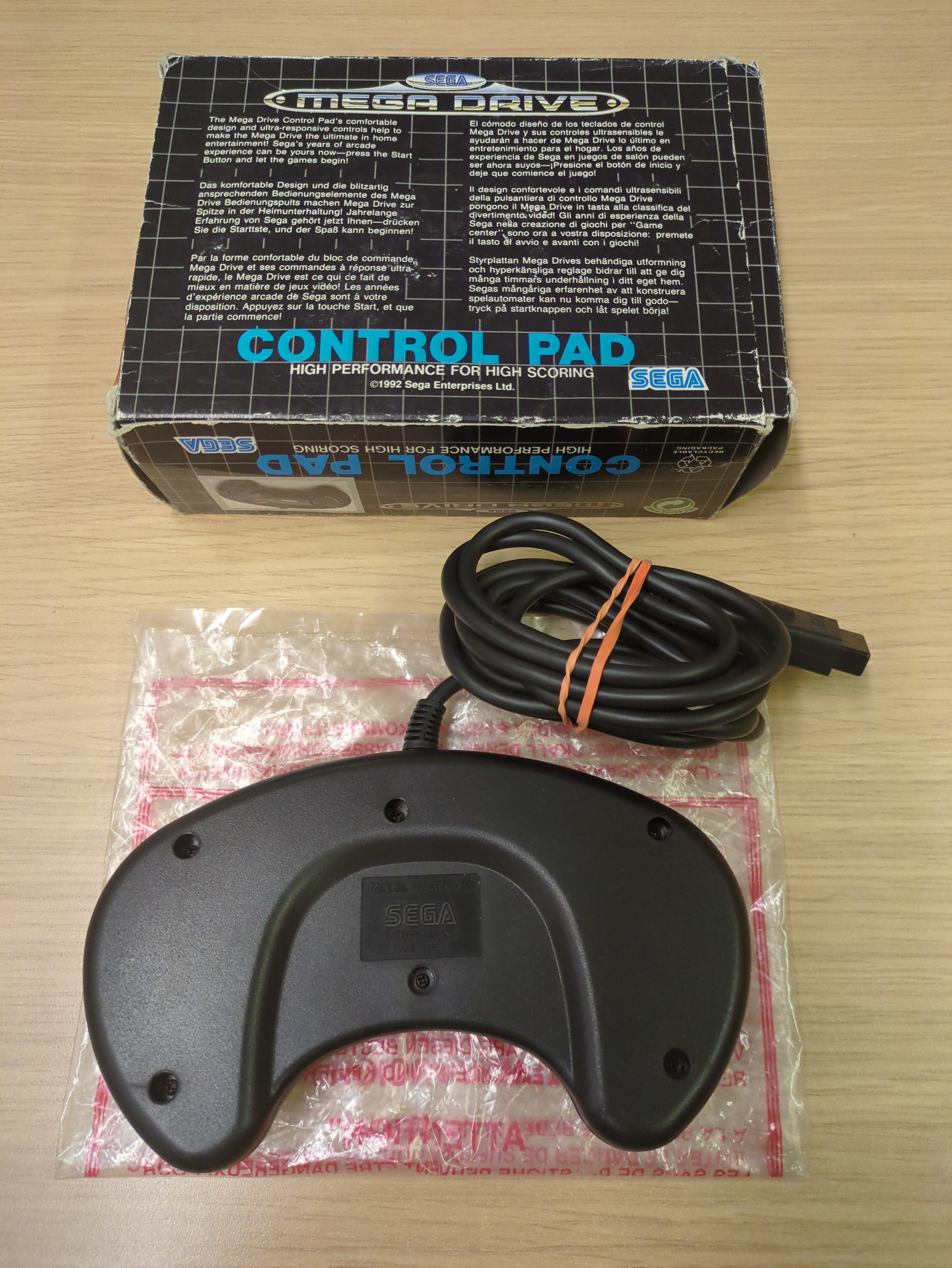 Sega Mega Drive 3-Button Control Pad Boxed Official