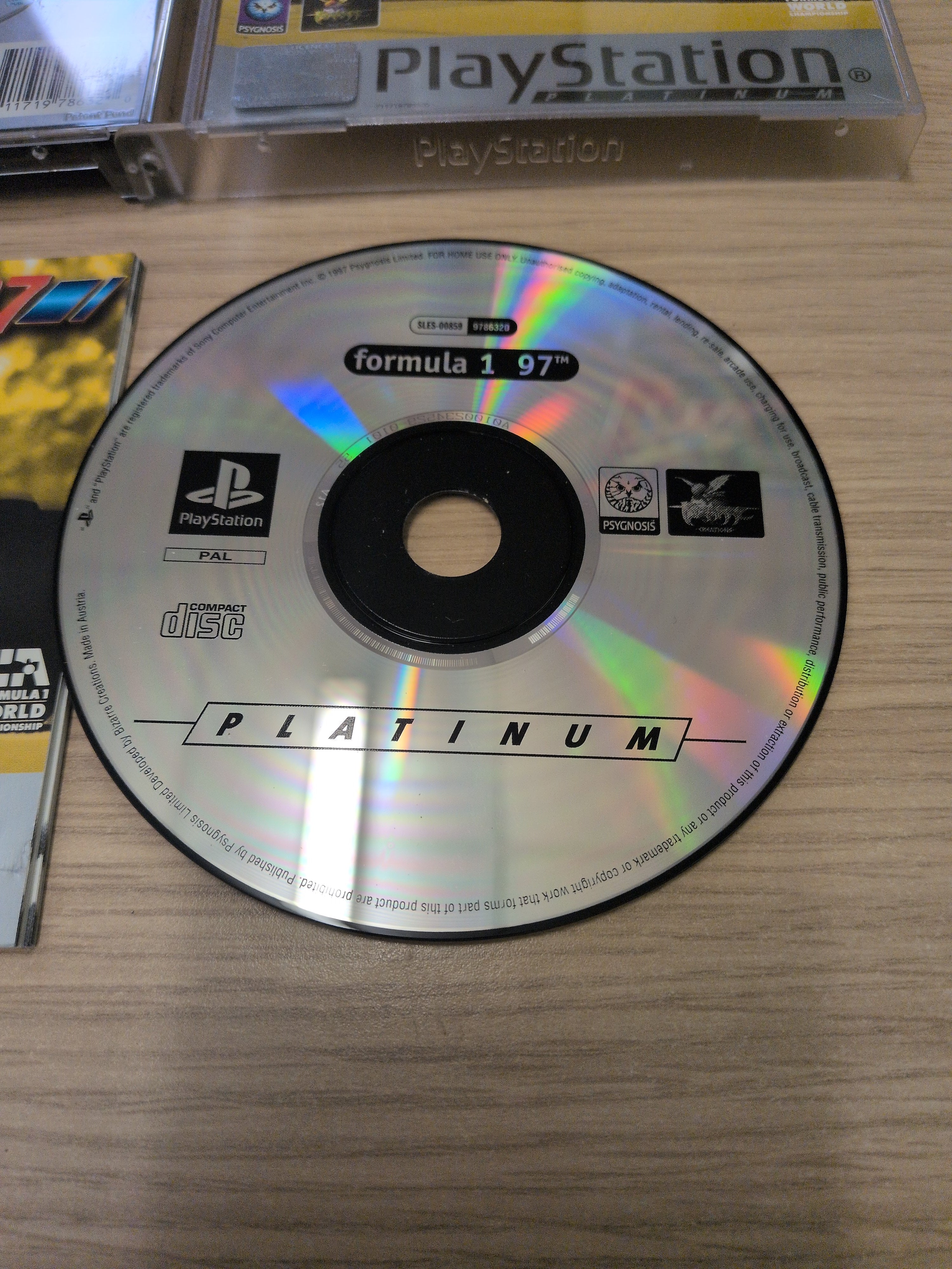 Formula 1 97 Platinum Sony PS1 game