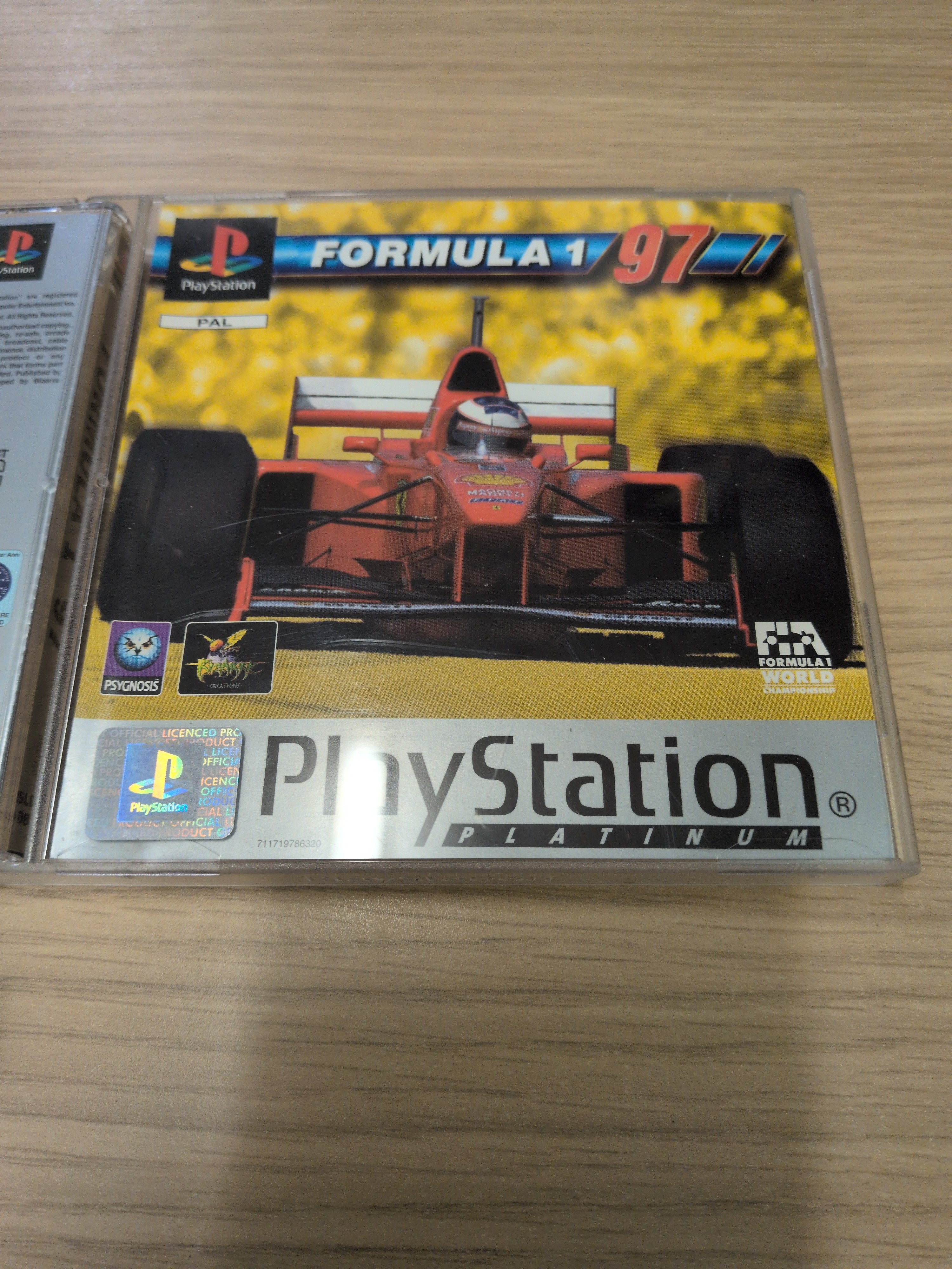 Formula 1 97 Platinum Sony PS1 game
