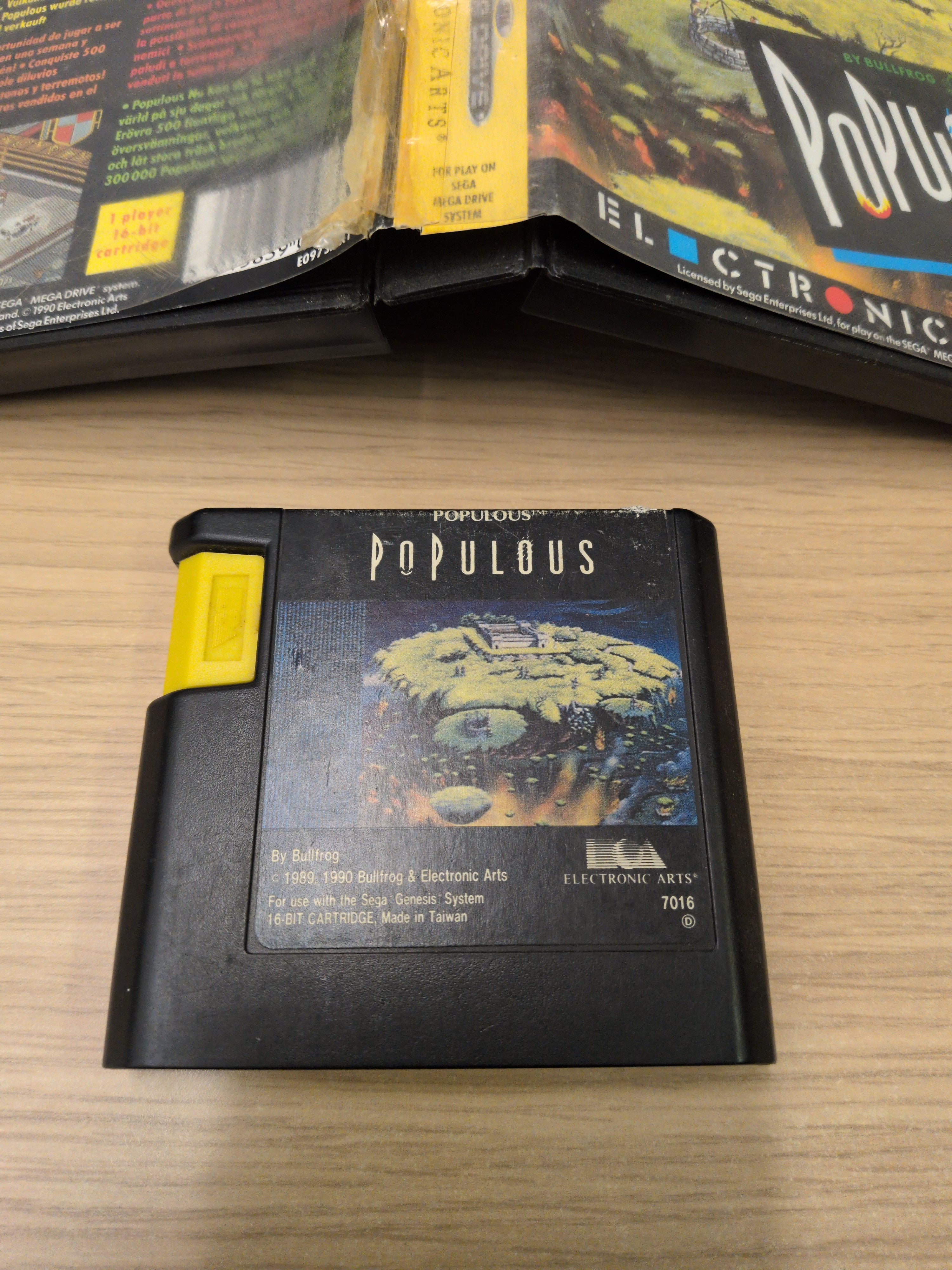Populous Sega Mega Drive game