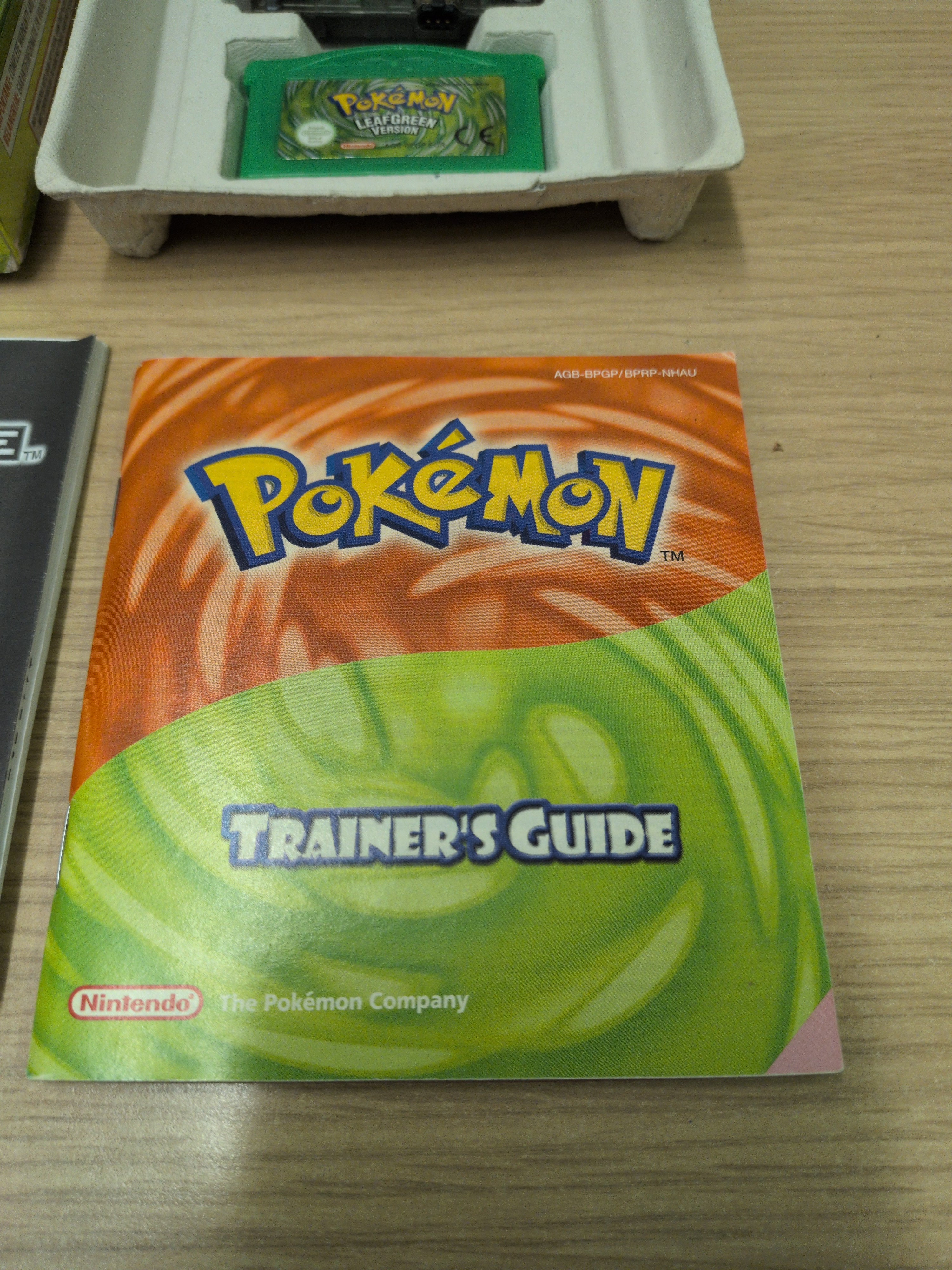 Pokemon Leaf Green Nintendo GBA Game Boy Advance