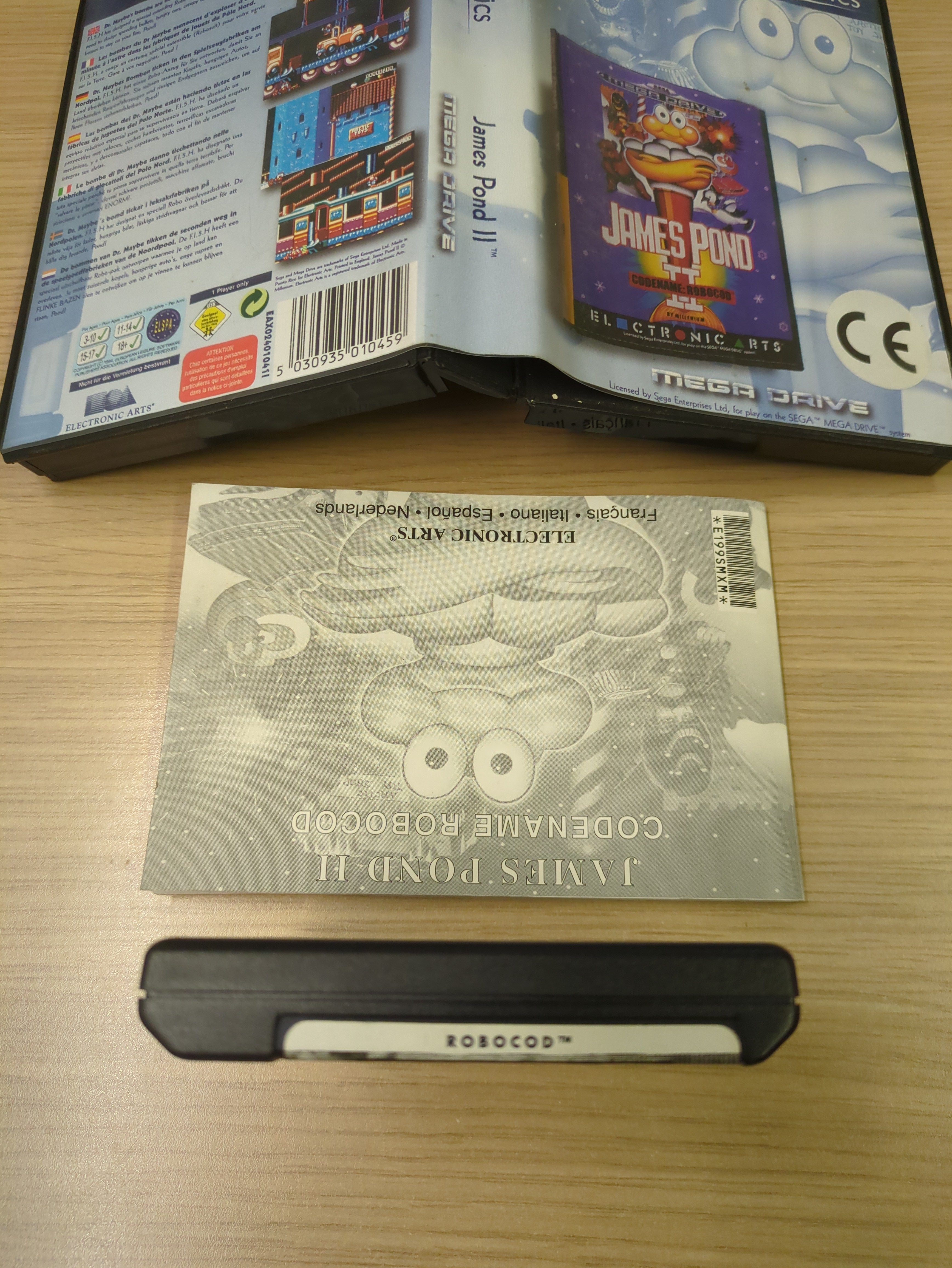 James Pond II: Codename Robocod  (Classics) Sega Mega Drive game complete