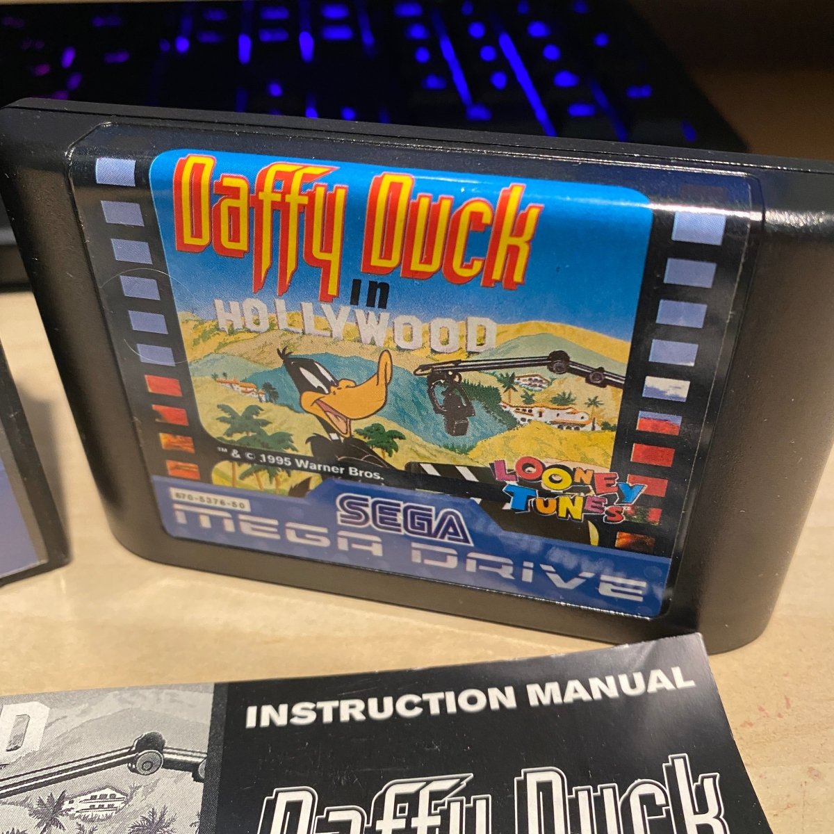 Buy Daffy Duck in Hollywood sega megadrive game complete -@ 8BitBeyond